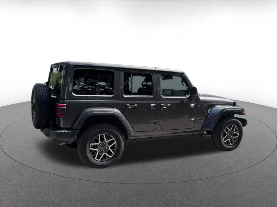 2025 Jeep JL Wrangler - Image 16 of 31