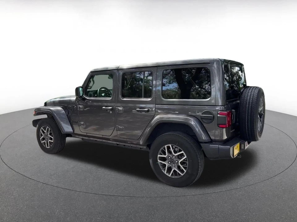 2025 Jeep JL Wrangler - Image 12 of 31