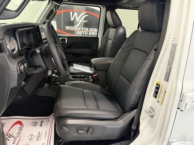 2025 Jeep JL Wrangler - Image 9 of 12