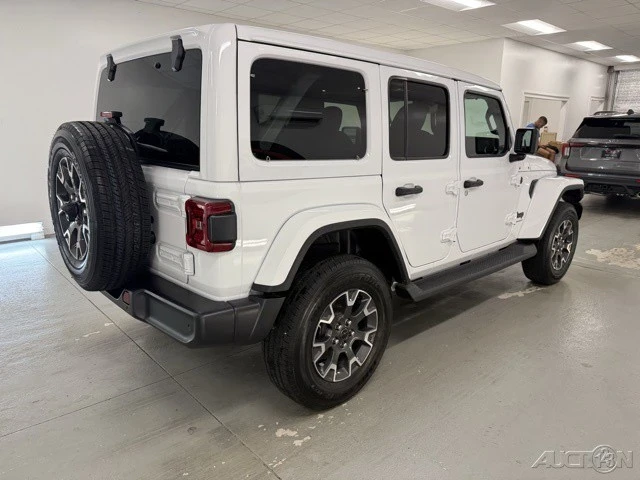 2025 Jeep JL Wrangler - Image 5 of 12