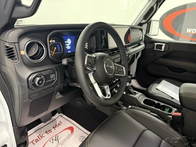 2025 Jeep JL Wrangler - Image 10 of 12