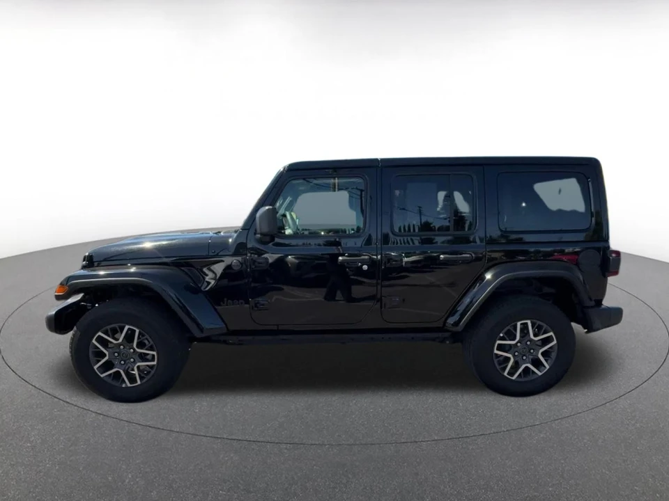 2025 Jeep JL Wrangler - Image 9 of 31