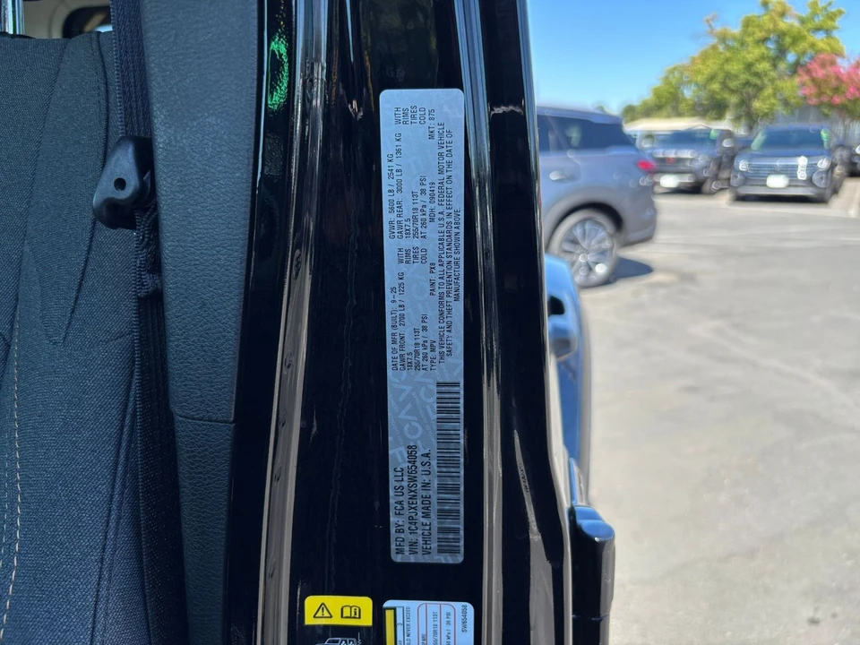 2025 Jeep JL Wrangler - Image 30 of 31