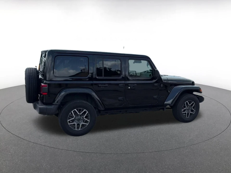 2025 Jeep JL Wrangler - Image 16 of 31