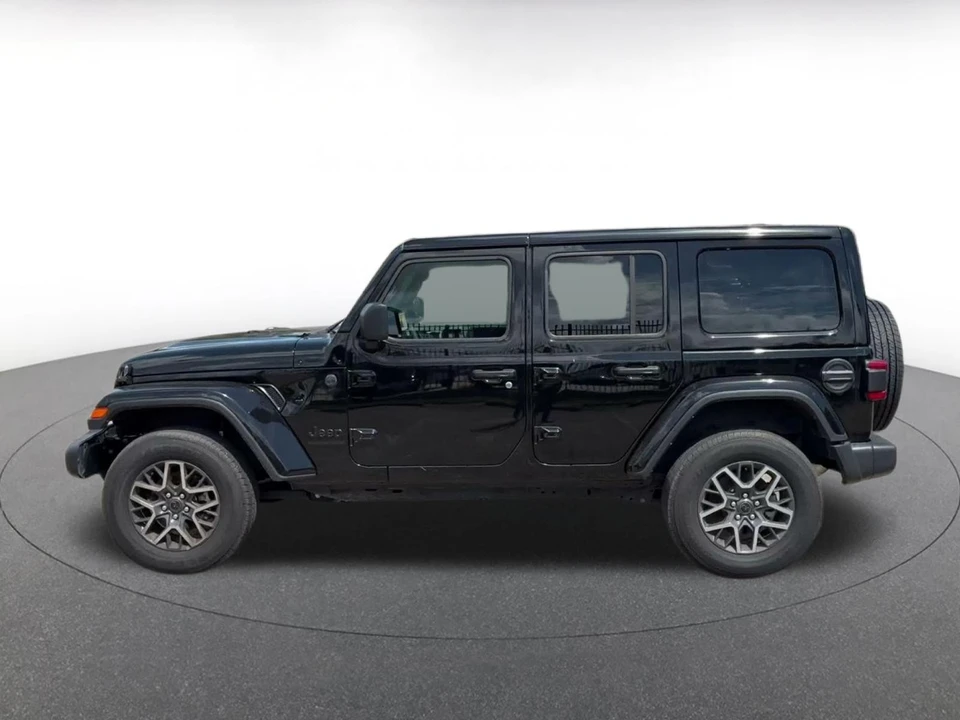 2025 Jeep JL Wrangler - Image 9 of 31