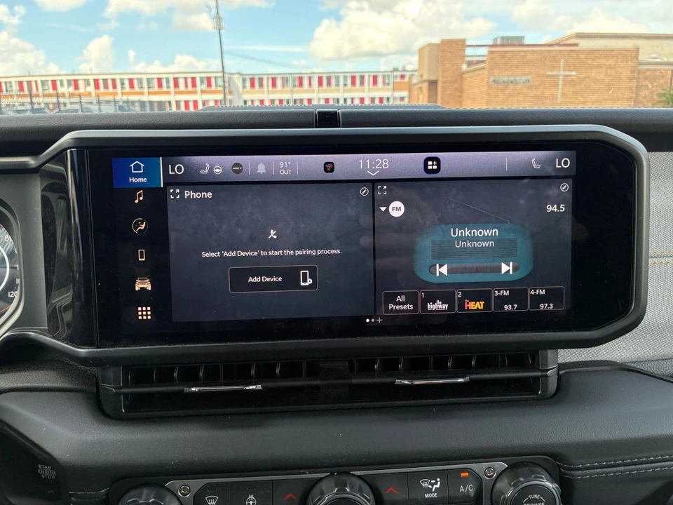 2025 Jeep JL Wrangler - Image 21 of 31