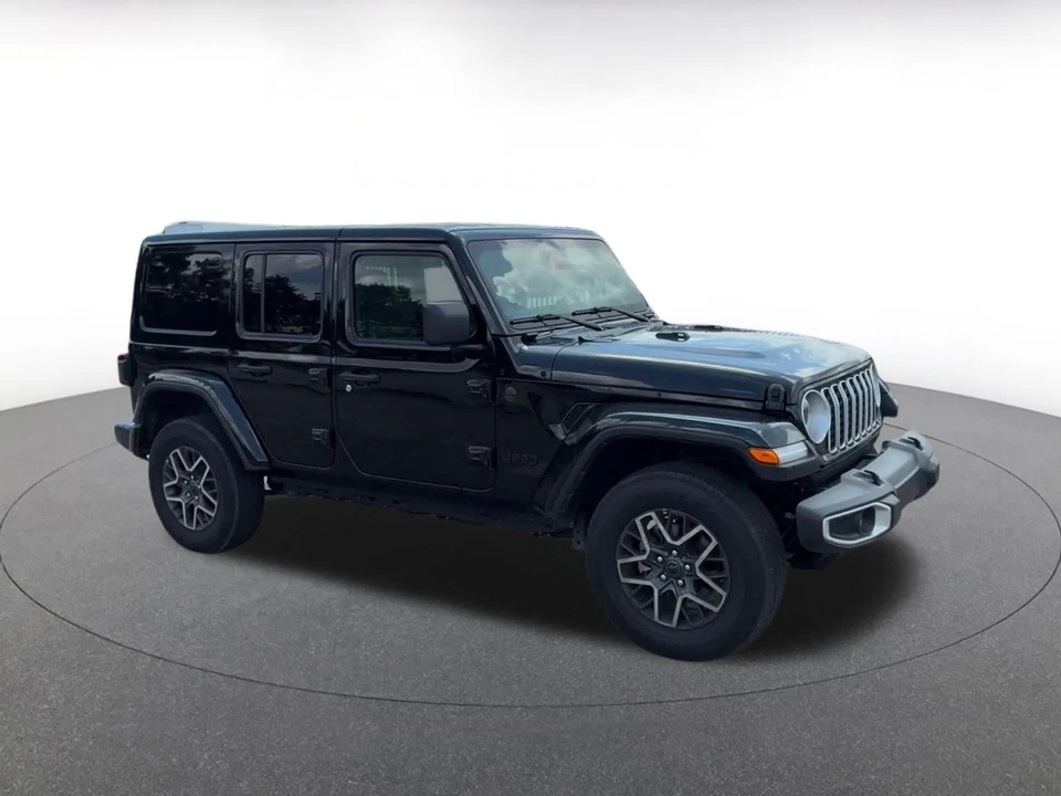 2025 Jeep JL Wrangler - Image 2 of 31