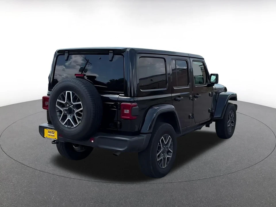 2025 Jeep JL Wrangler - Image 15 of 31