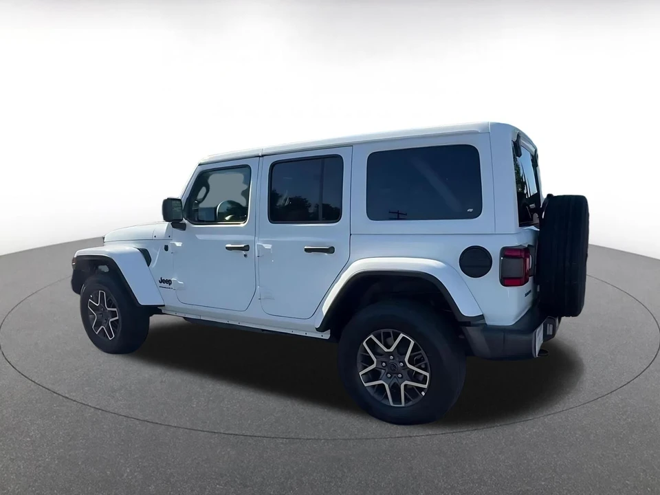 2025 Jeep JL Wrangler - Image 12 of 31