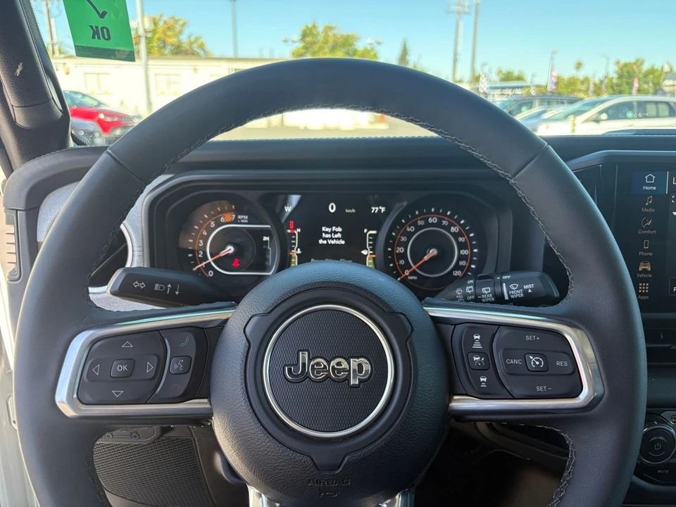 2025 Jeep JL Wrangler - Image 30 of 31