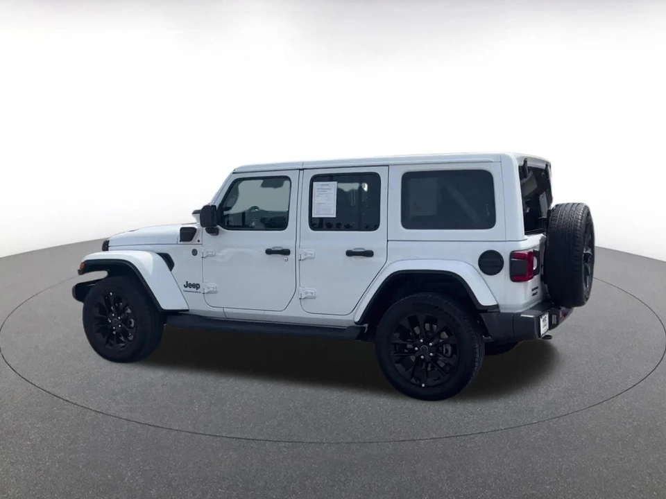 2025 Jeep JL Wrangler - Image 8 of 31