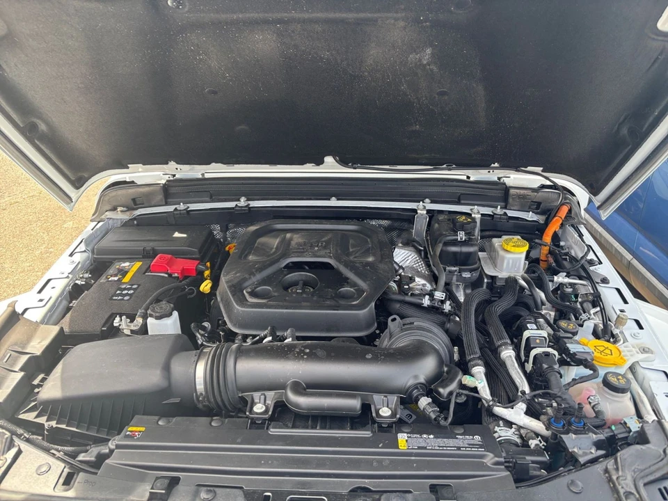 2025 Jeep JL Wrangler - Image 29 of 31