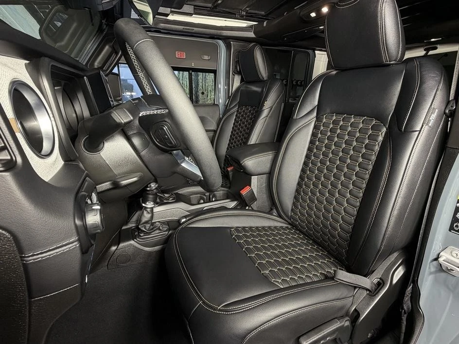 2025 Jeep JL Wrangler - Image 22 of 31