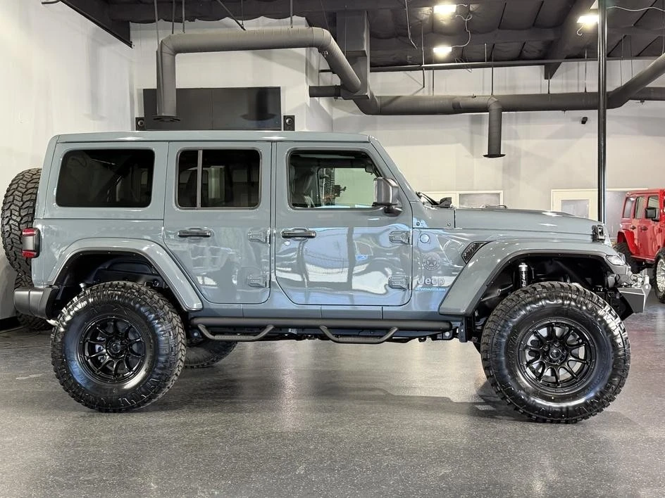 2025 Jeep JL Wrangler - Image 8 of 31