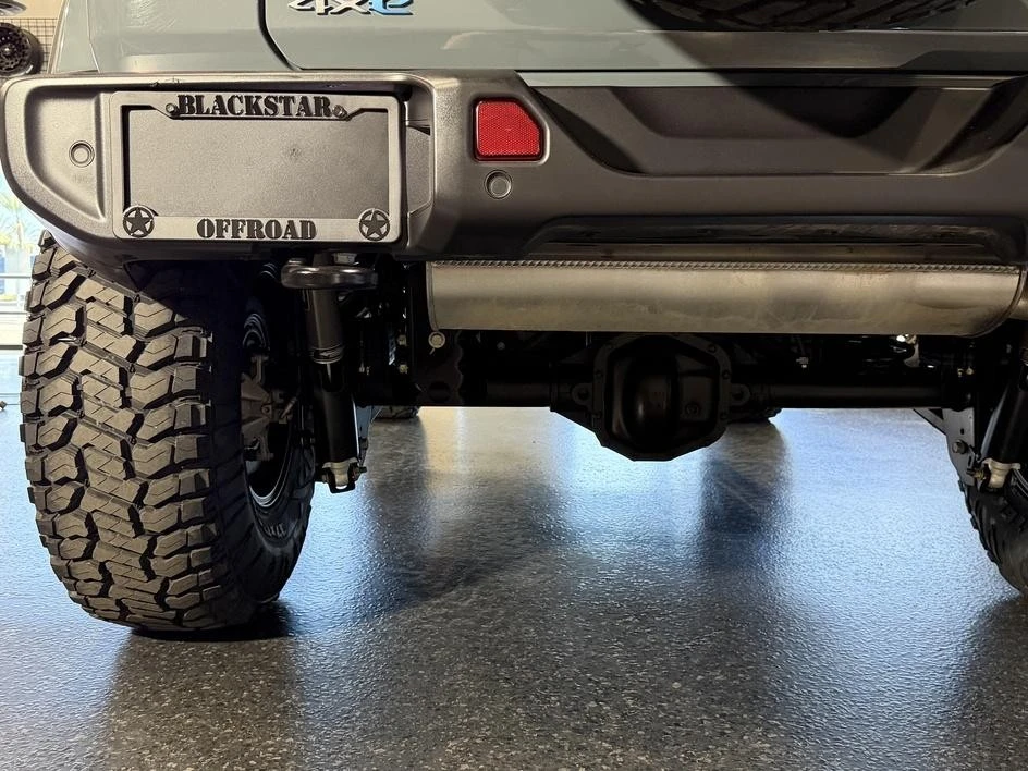 2025 Jeep JL Wrangler - Image 19 of 31