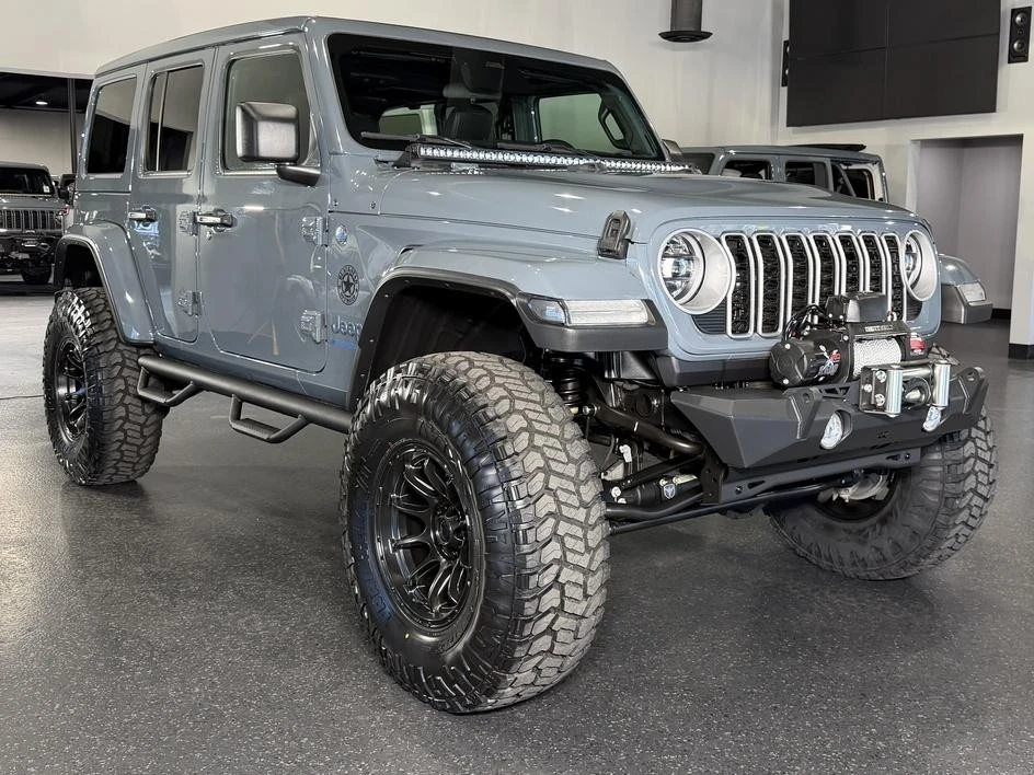 2025 Jeep JL Wrangler - Image 9 of 31