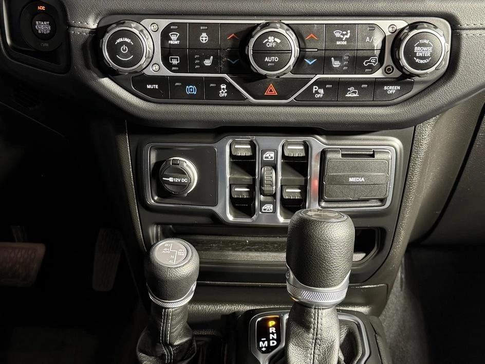 2025 Jeep JL Wrangler - Image 28 of 31
