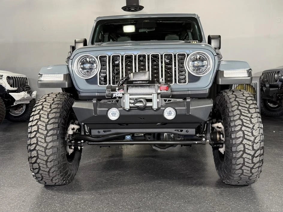 2025 Jeep JL Wrangler - Image 10 of 31