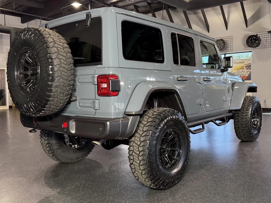 2025 Jeep JL Wrangler - Image 20 of 31