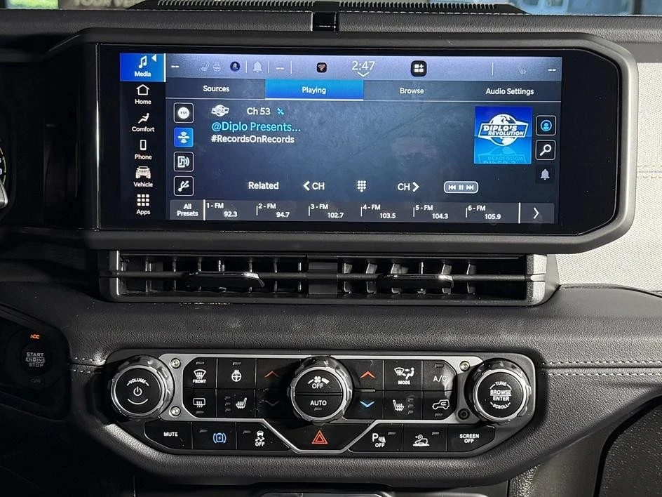 2025 Jeep JL Wrangler - Image 27 of 31