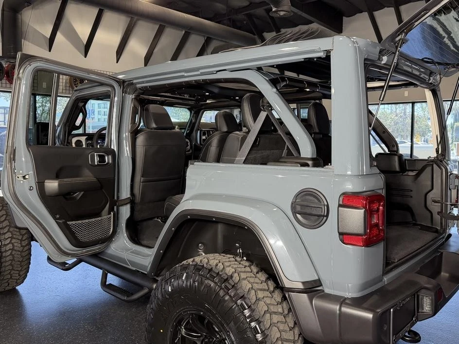 2025 Jeep JL Wrangler - Image 6 of 31