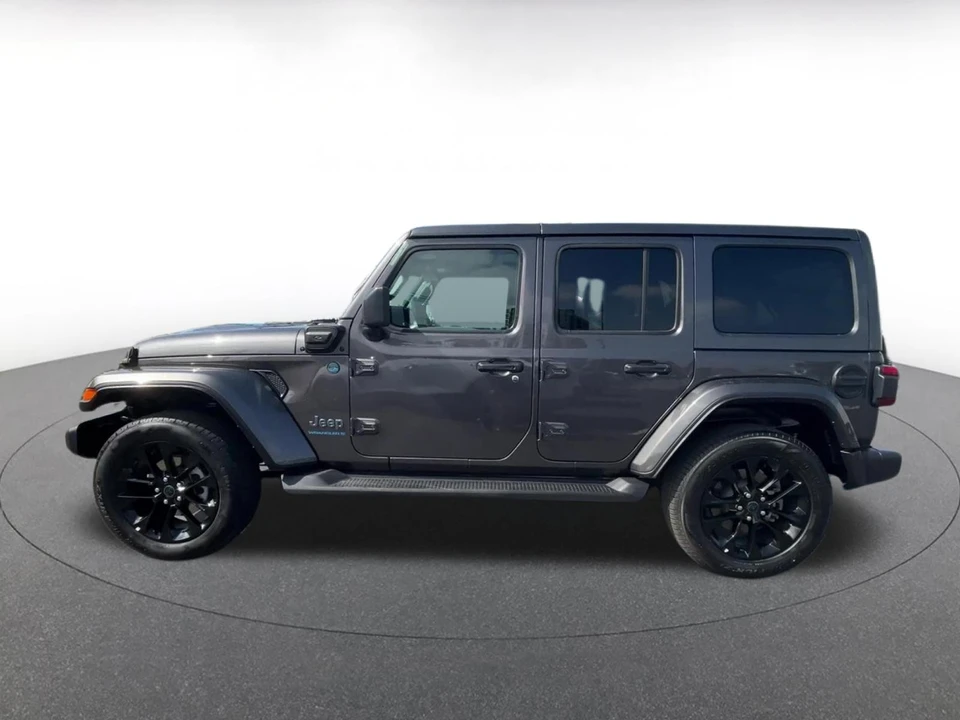 2025 Jeep JL Wrangler - Image 9 of 31