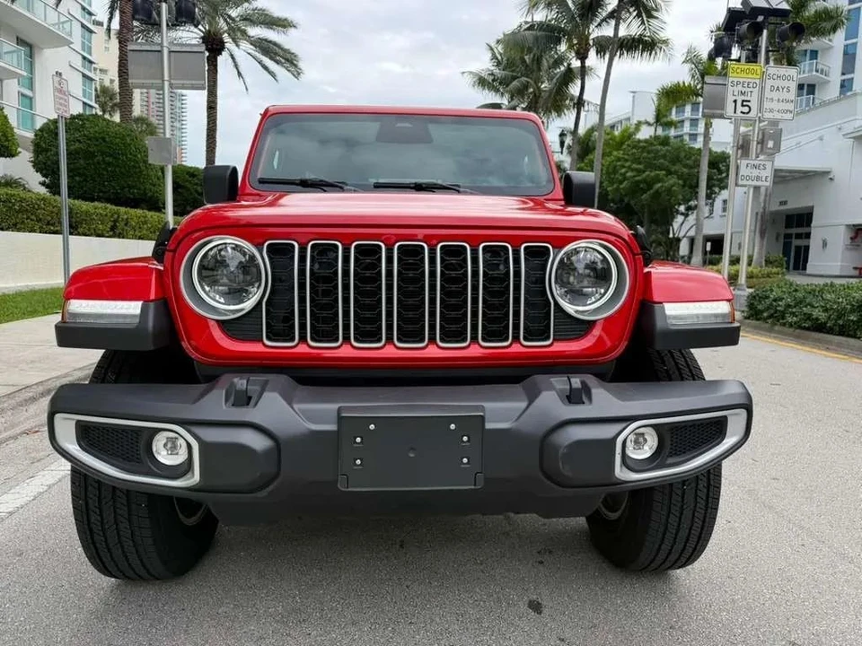 2025 Jeep JL Wrangler - Image 3 of 12