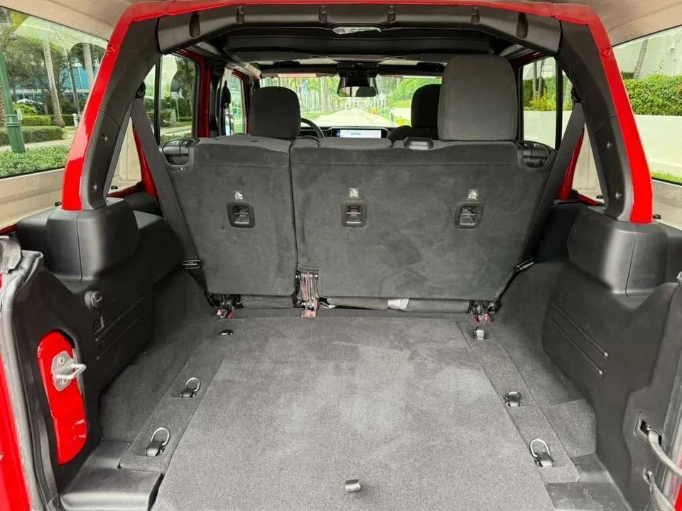 2025 Jeep JL Wrangler - Image 9 of 12