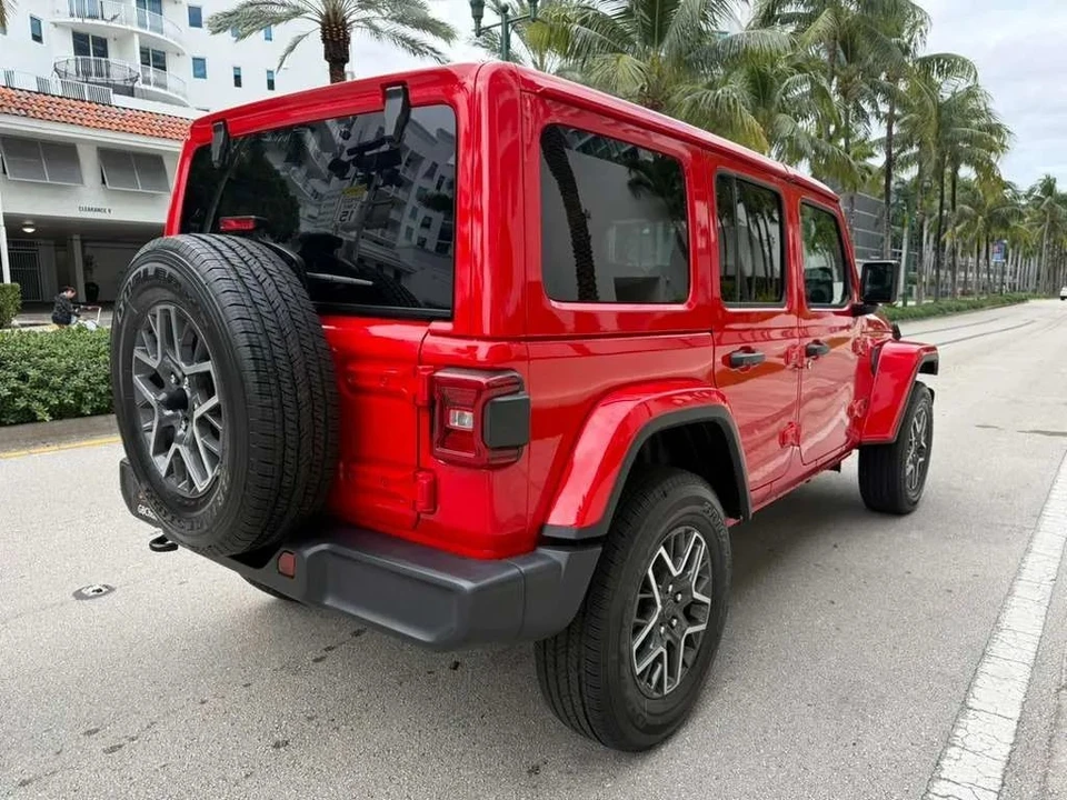 2025 Jeep JL Wrangler - Image 6 of 12