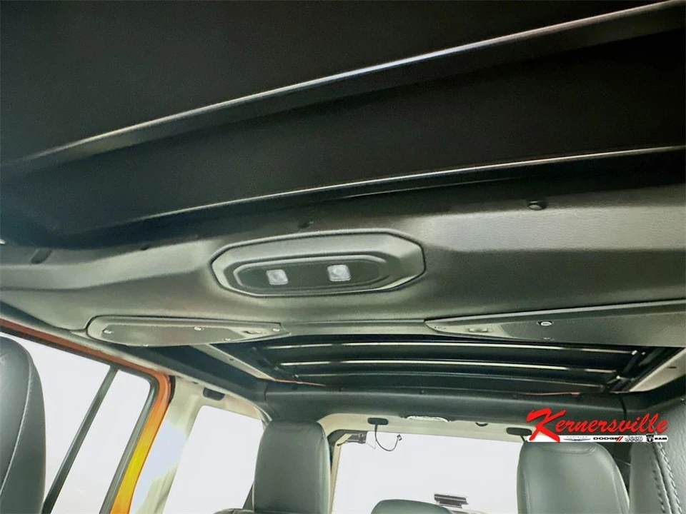 2025 Jeep JL Wrangler - Image 14 of 21