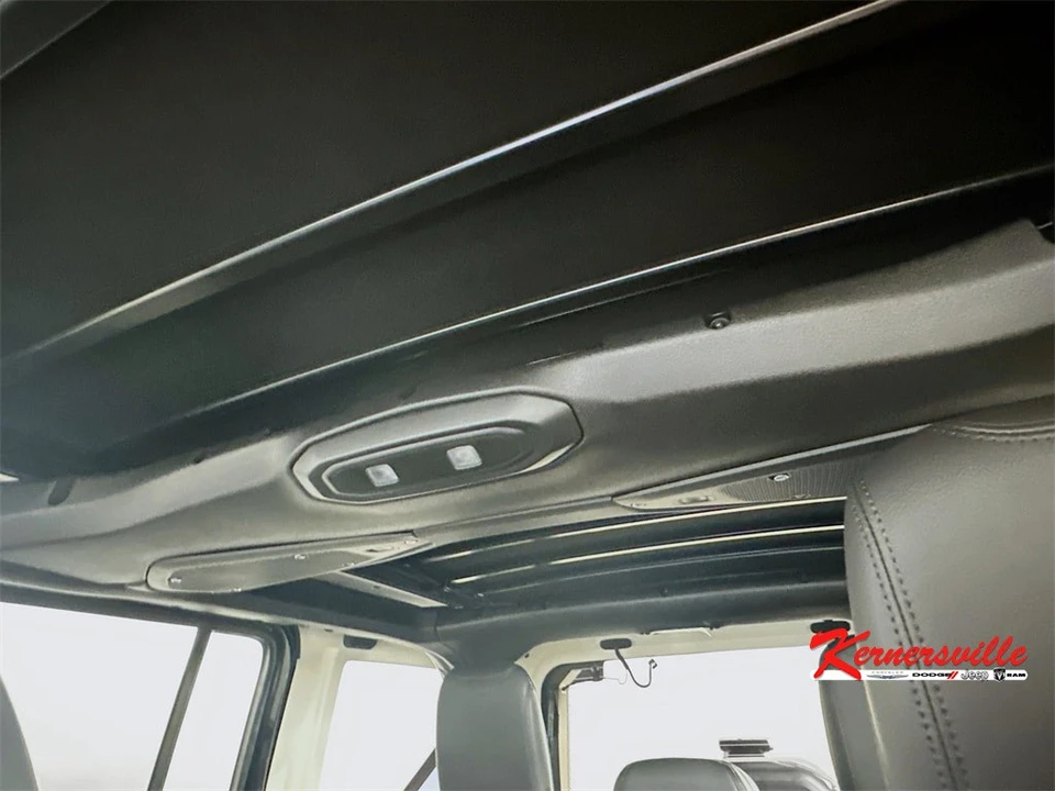2025 Jeep JL Wrangler - Image 14 of 21