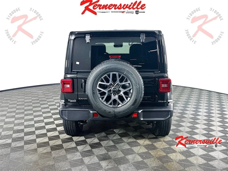 2025 Jeep JL Wrangler - Image 6 of 12