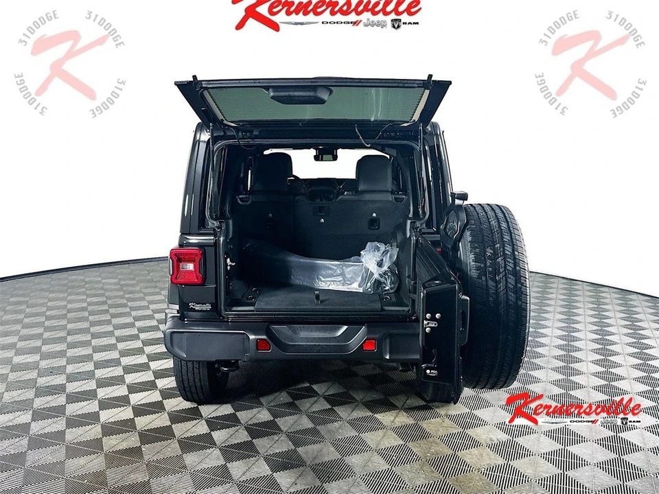 2025 Jeep JL Wrangler - Image 16 of 21