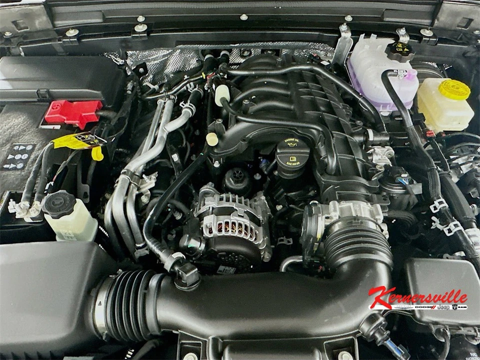 2025 Jeep JL Wrangler - Image 18 of 21
