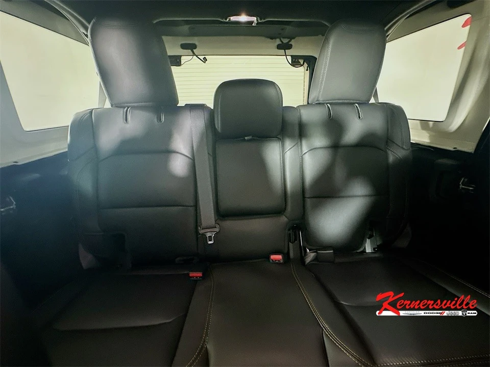 2025 Jeep JL Wrangler - Image 10 of 12