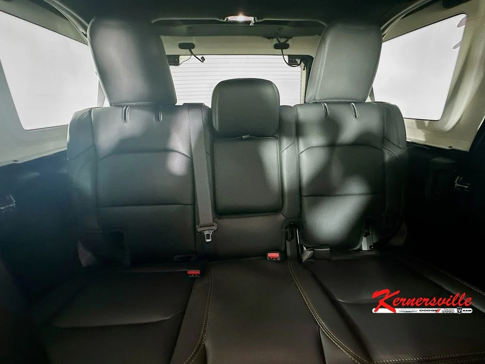 2025 Jeep JL Wrangler - Image 10 of 12