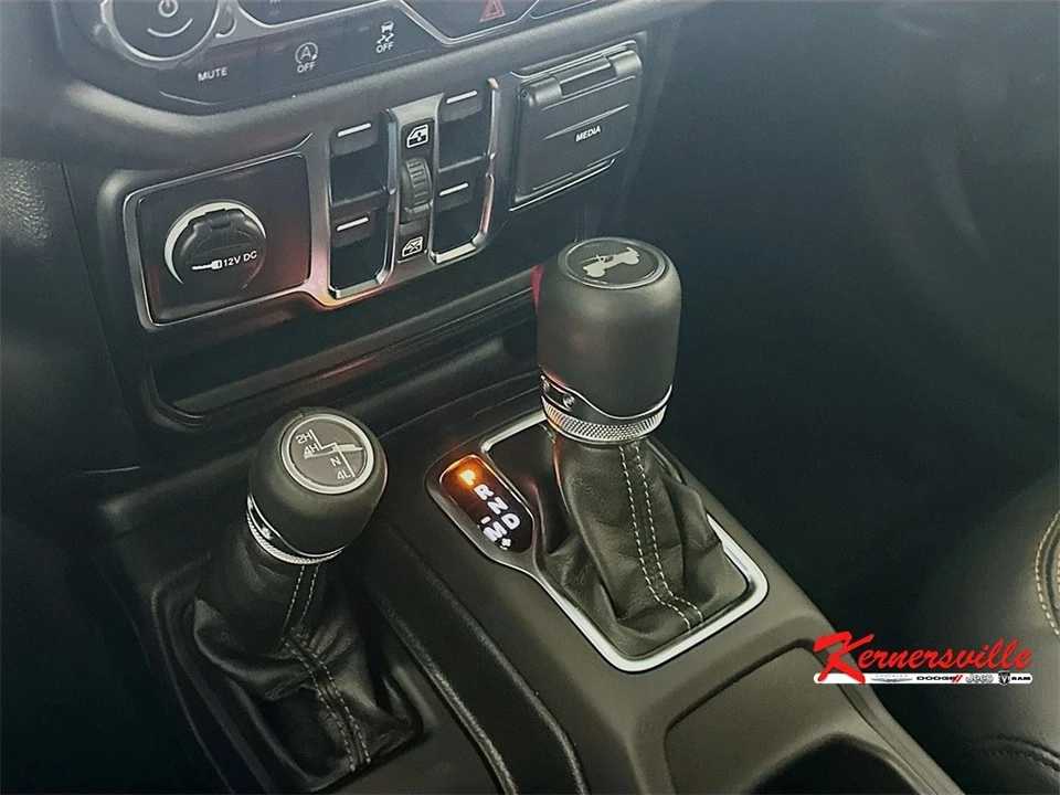 2025 Jeep JL Wrangler - Image 12 of 21