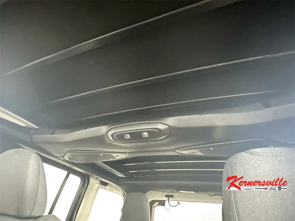 2025 Jeep JL Wrangler - Image 14 of 21