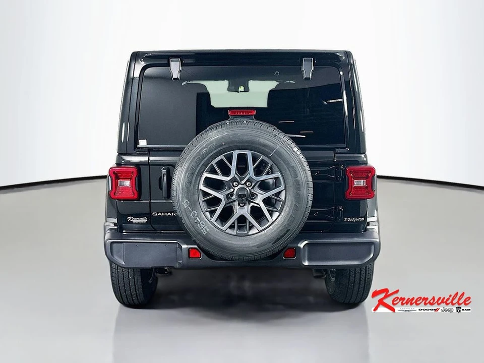 2025 Jeep JL Wrangler - Image 6 of 12