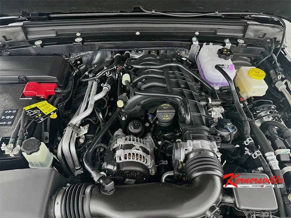 2025 Jeep JL Wrangler - Image 18 of 21