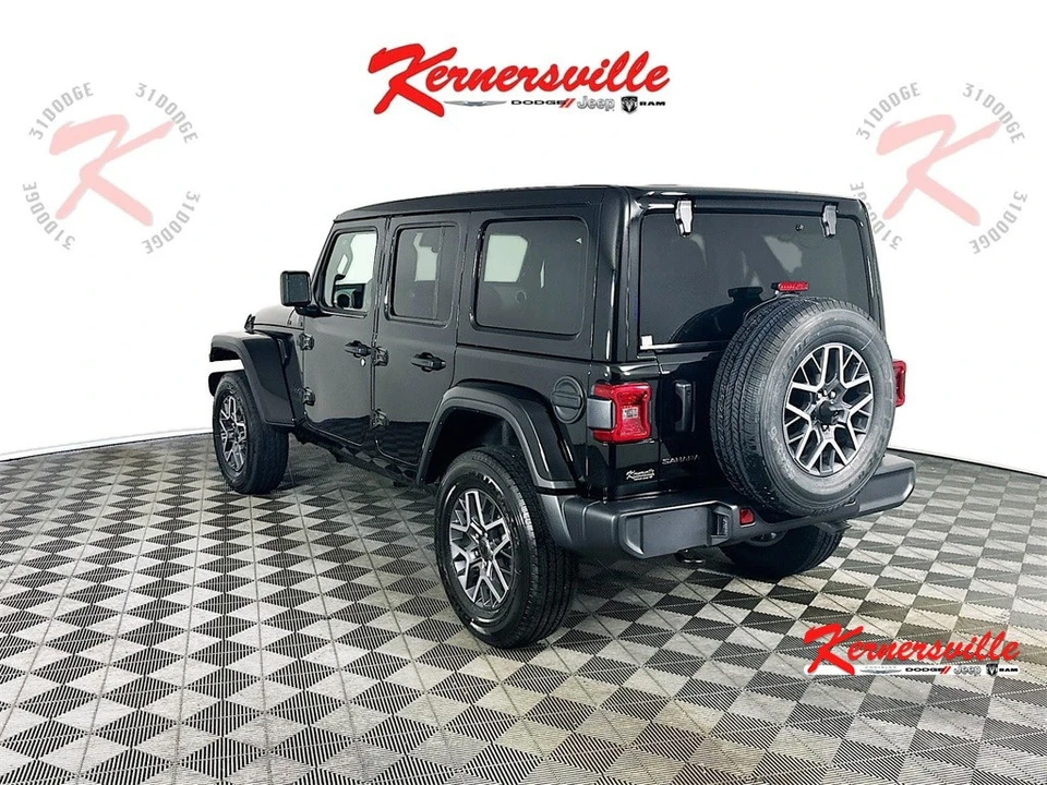 2025 Jeep JL Wrangler - Image 5 of 12