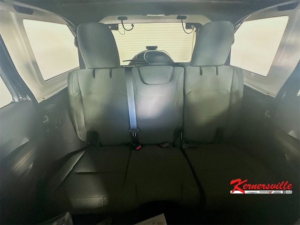 2025 Jeep JL Wrangler - Image 10 of 21
