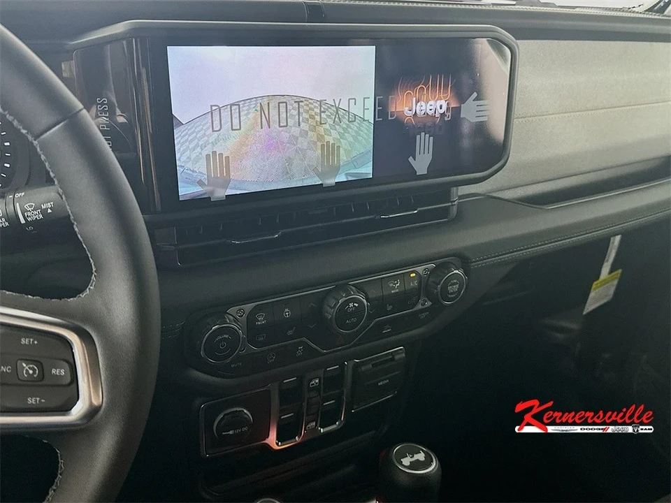 2025 Jeep JL Wrangler - Image 15 of 21