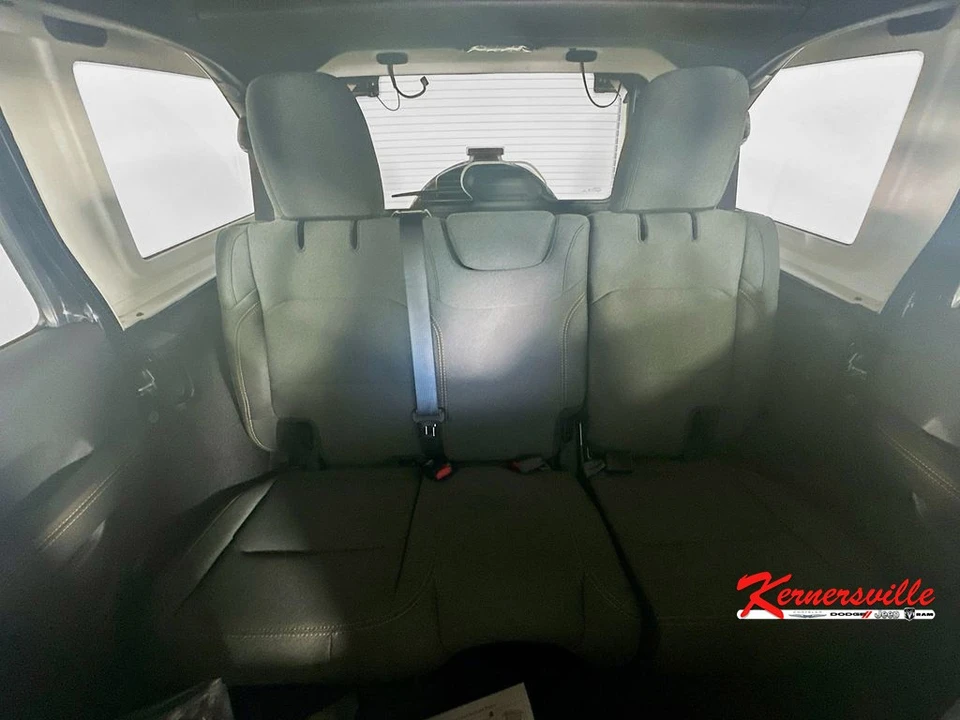 2025 Jeep JL Wrangler - Image 10 of 12