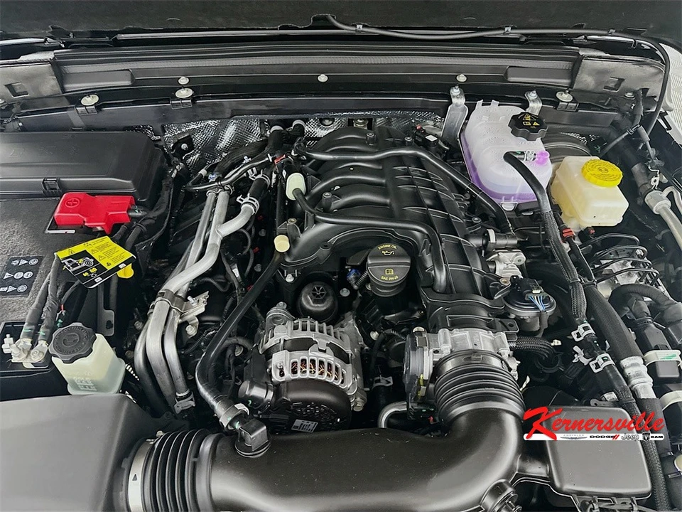 2025 Jeep JL Wrangler - Image 18 of 21