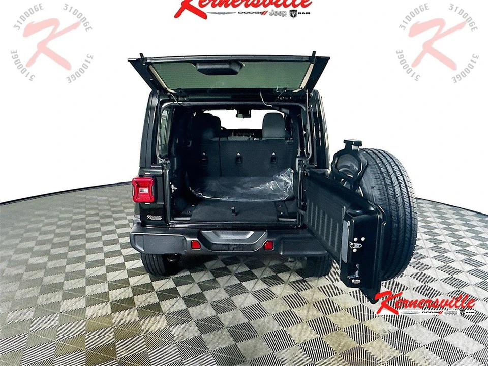 2025 Jeep JL Wrangler - Image 16 of 21