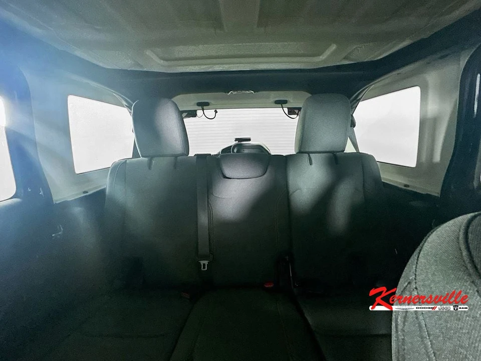 2025 Jeep JL Wrangler - Image 10 of 12
