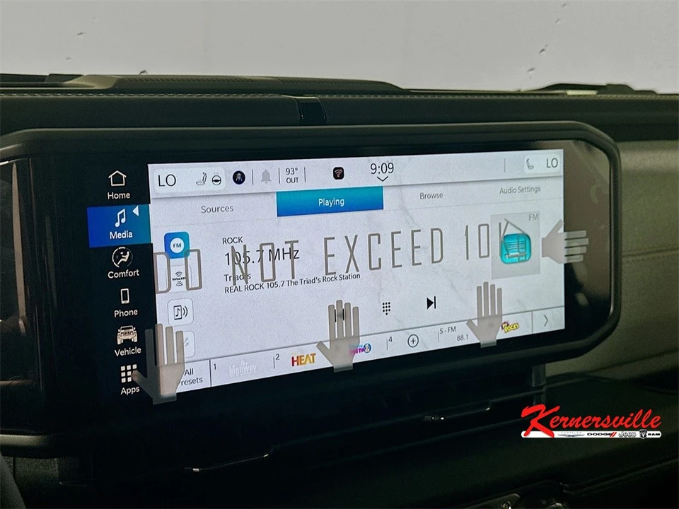 2025 Jeep JL Wrangler - Image 13 of 20
