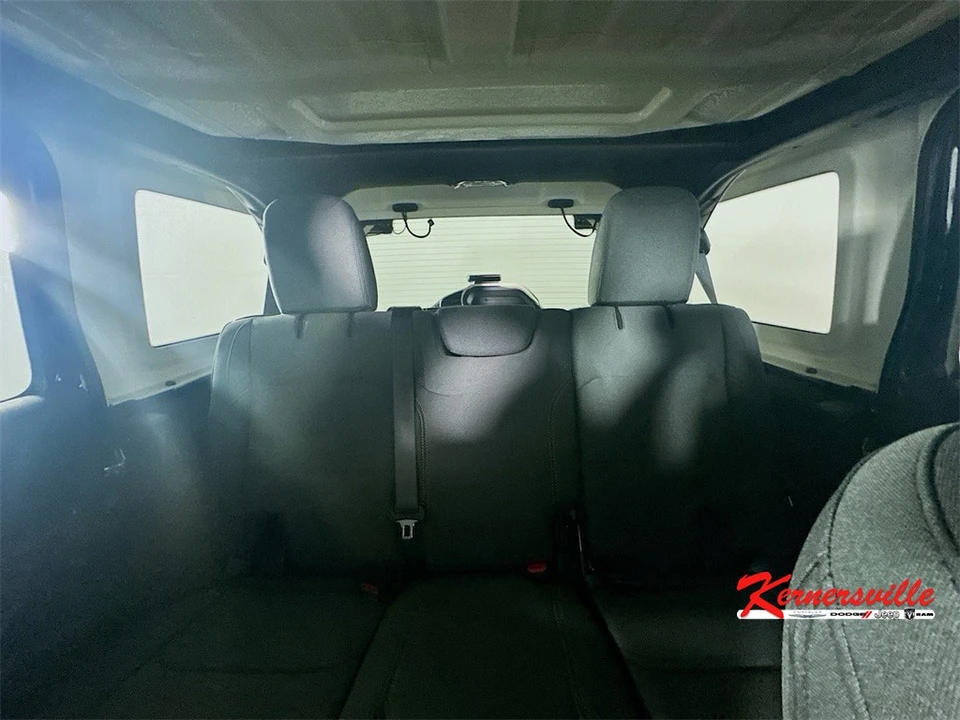 2025 Jeep JL Wrangler - Image 10 of 12
