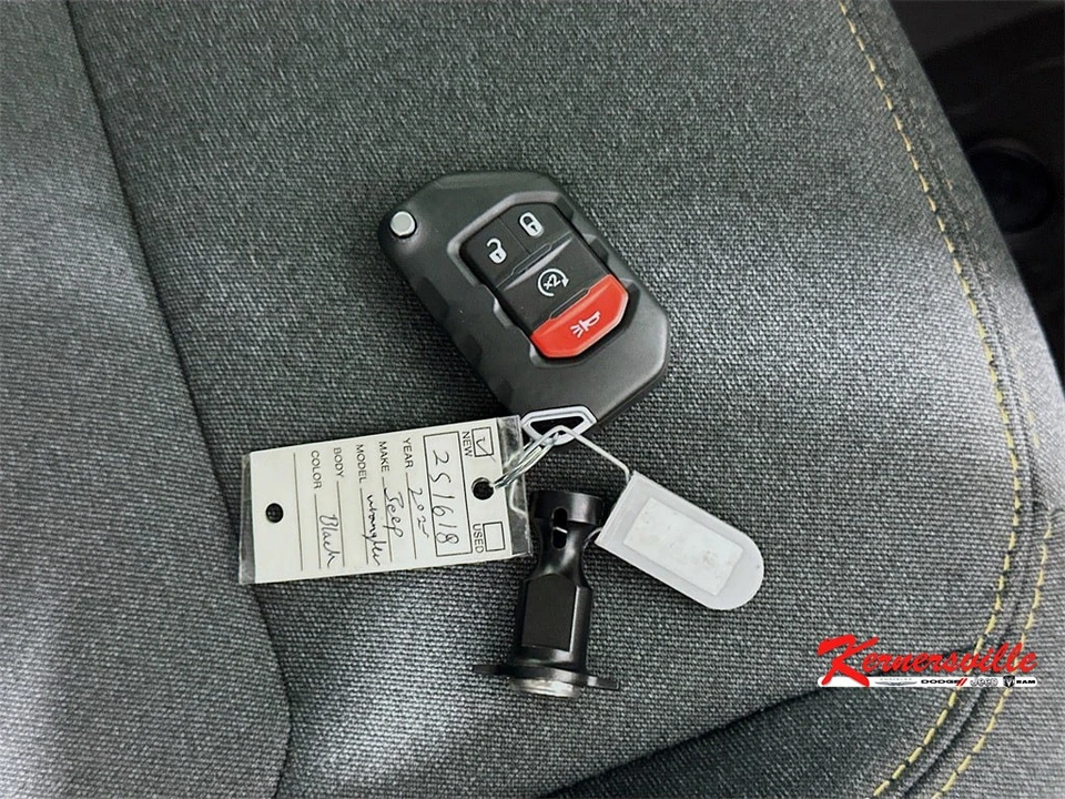 2025 Jeep JL Wrangler - Image 19 of 20